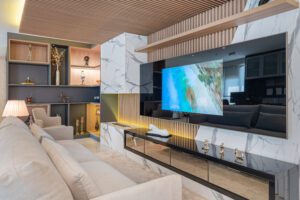 Sala com móveis planejados para integração de ambientes em Santo André.