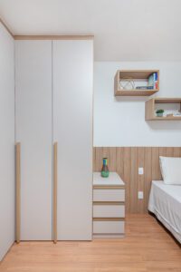 Cozinha americana com armários planejados em Santo André.